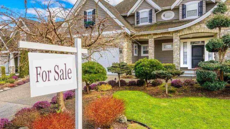 Spring is one of the best seasons to sell a house, thanks to its inviting weather, attracting buyers.
